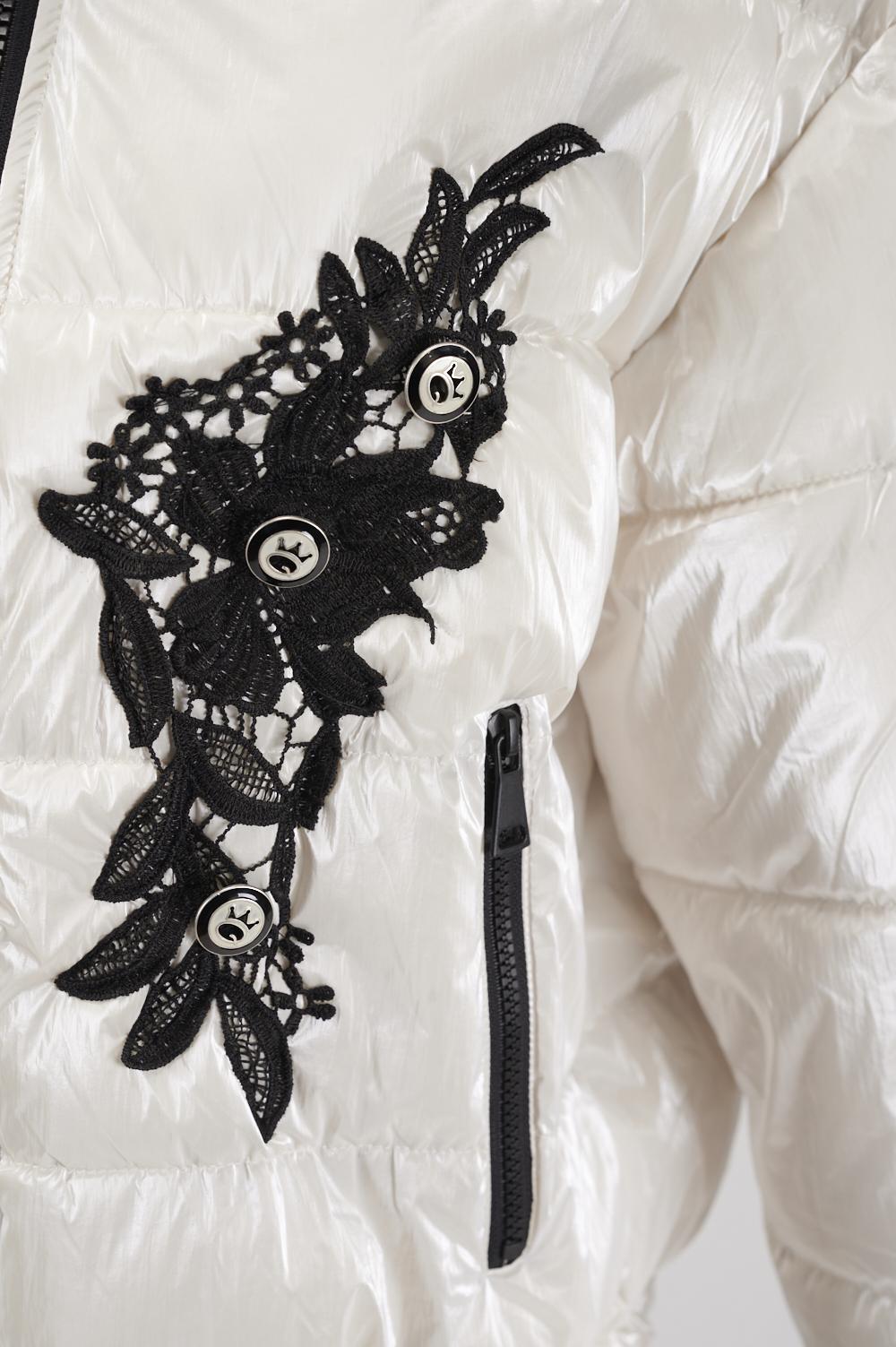 Save The Queen Piumino Corto