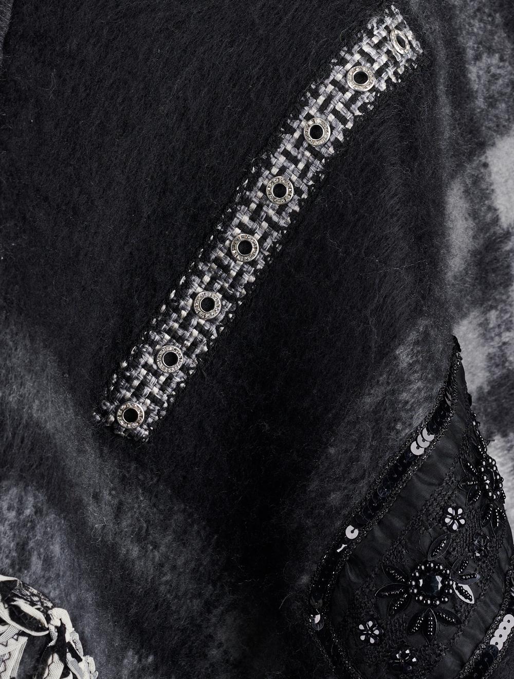 Save The Queen Poncho In Jacquard Nero E Grigio