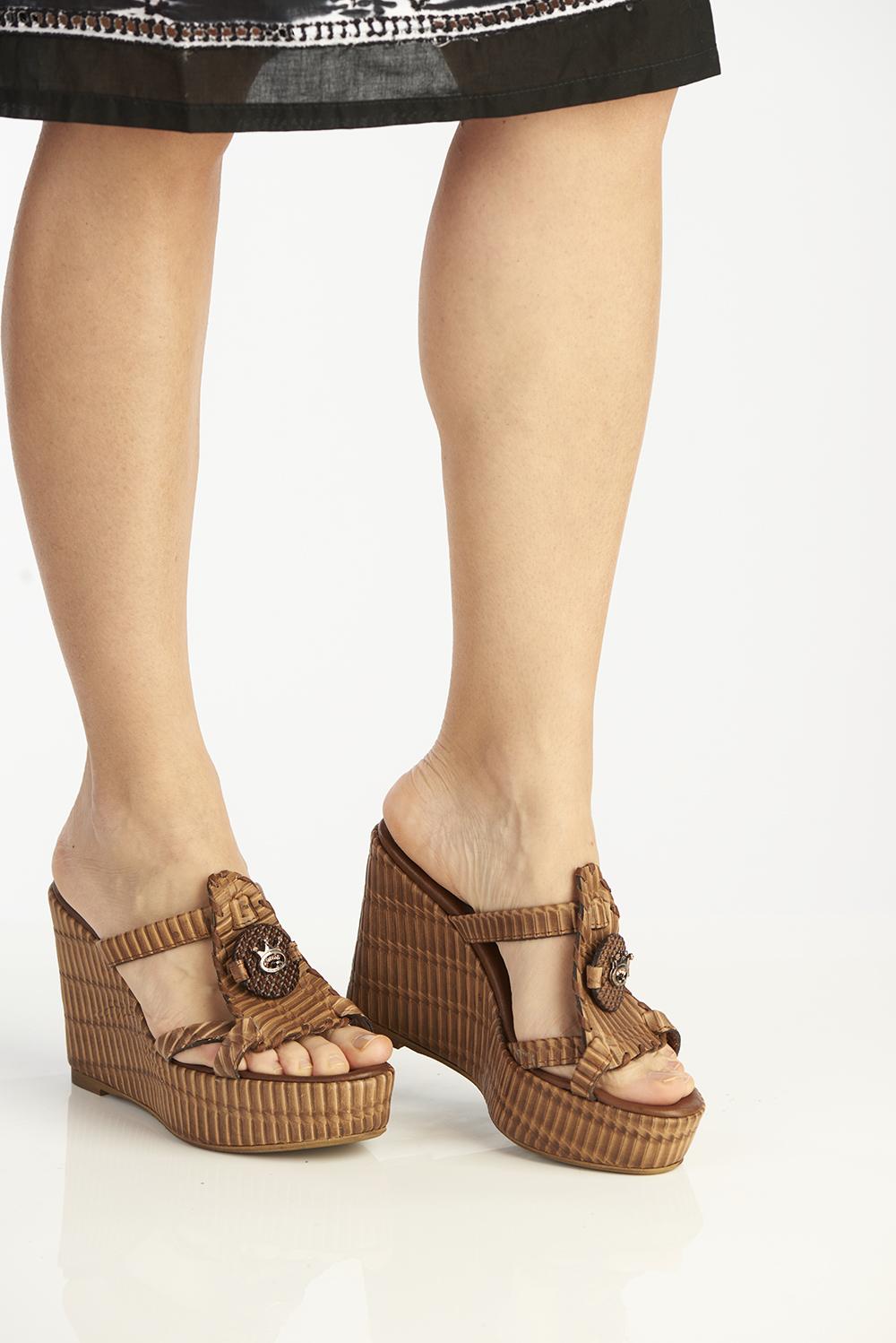 Save The Queen Sandali con zeppa in pelle operata