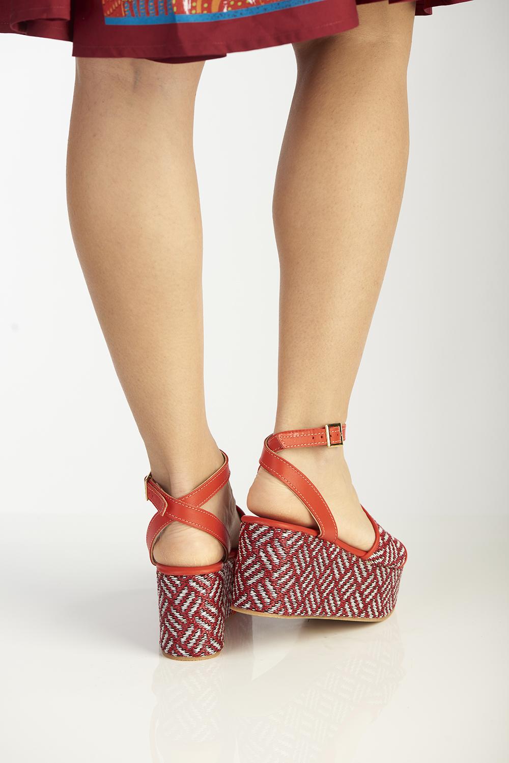 Save The Queen Sandalo Con Zeppa In Raffia E Pelle