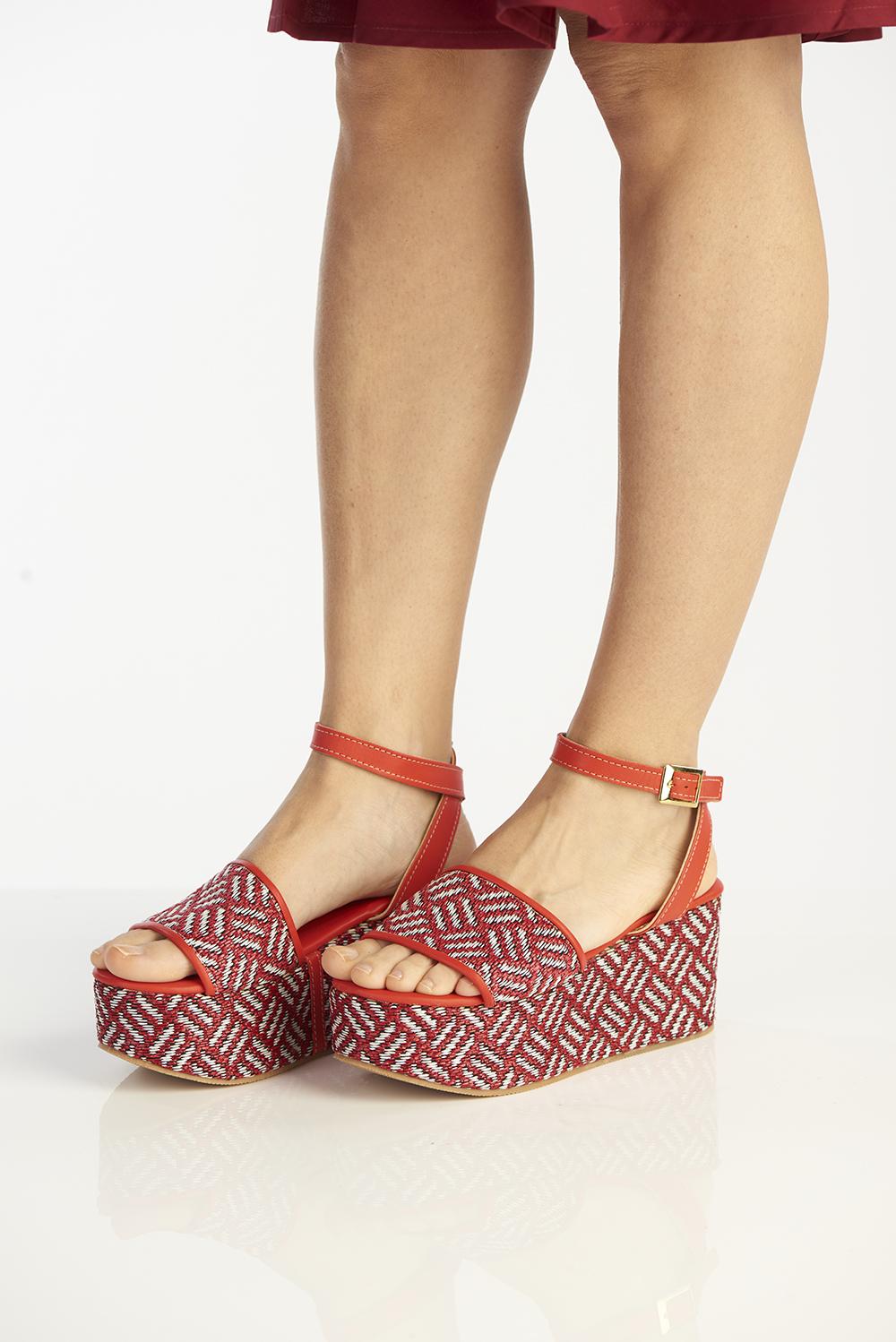 Save The Queen Sandalo Con Zeppa In Raffia E Pelle