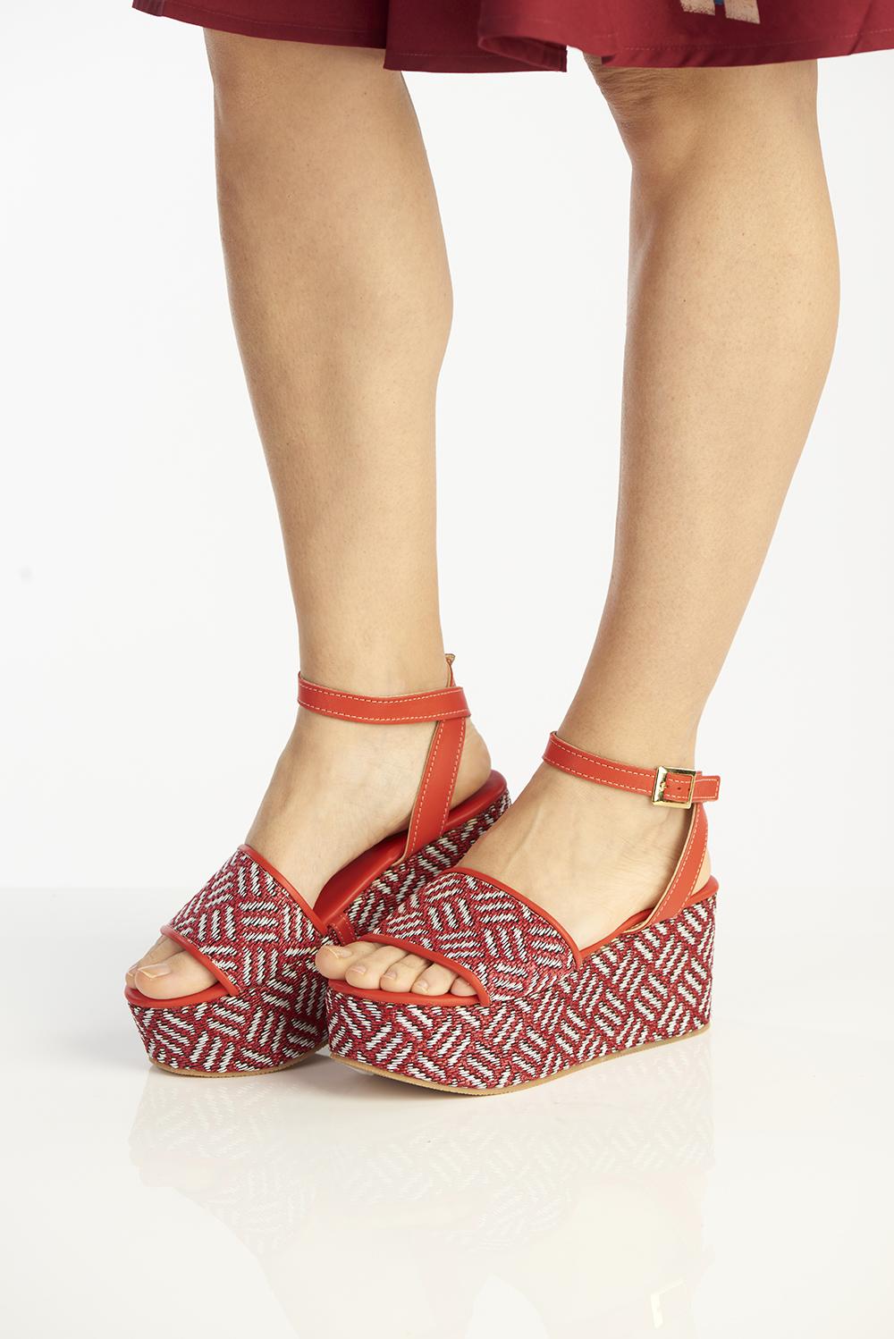 Save The Queen Sandalo Con Zeppa In Raffia E Pelle