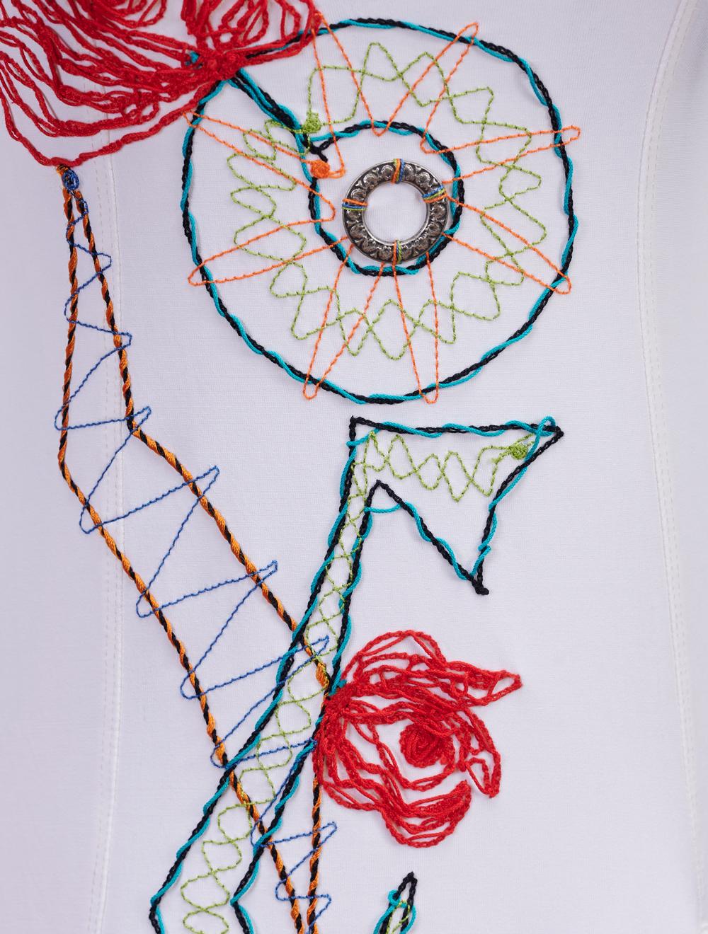 Save The Queen T-shirt Bianca Lunga Con Ricamo