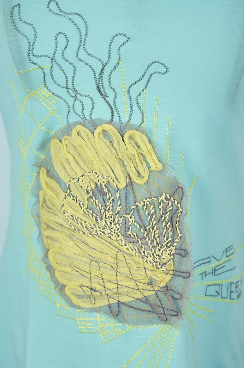 Save The Queen Top Ricamato