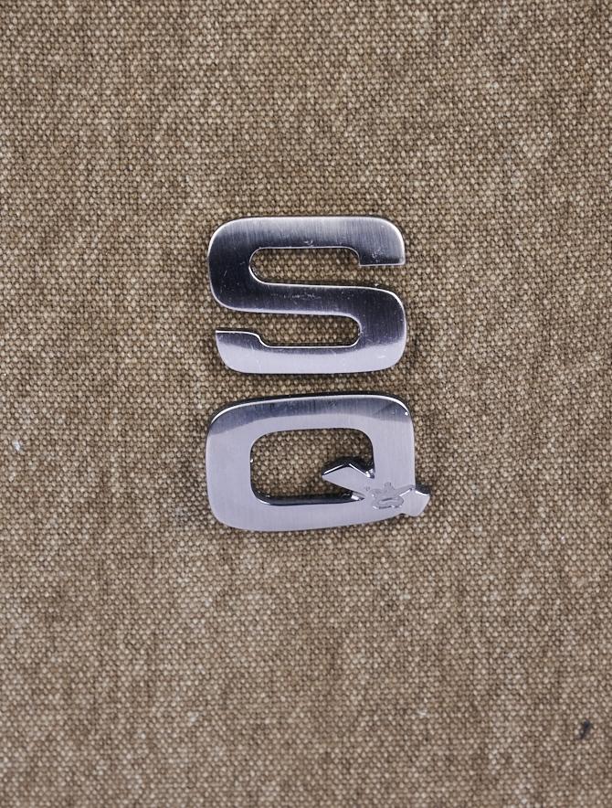 Save The Queen Shopper Color Fango Con Logo In Metallo Zama