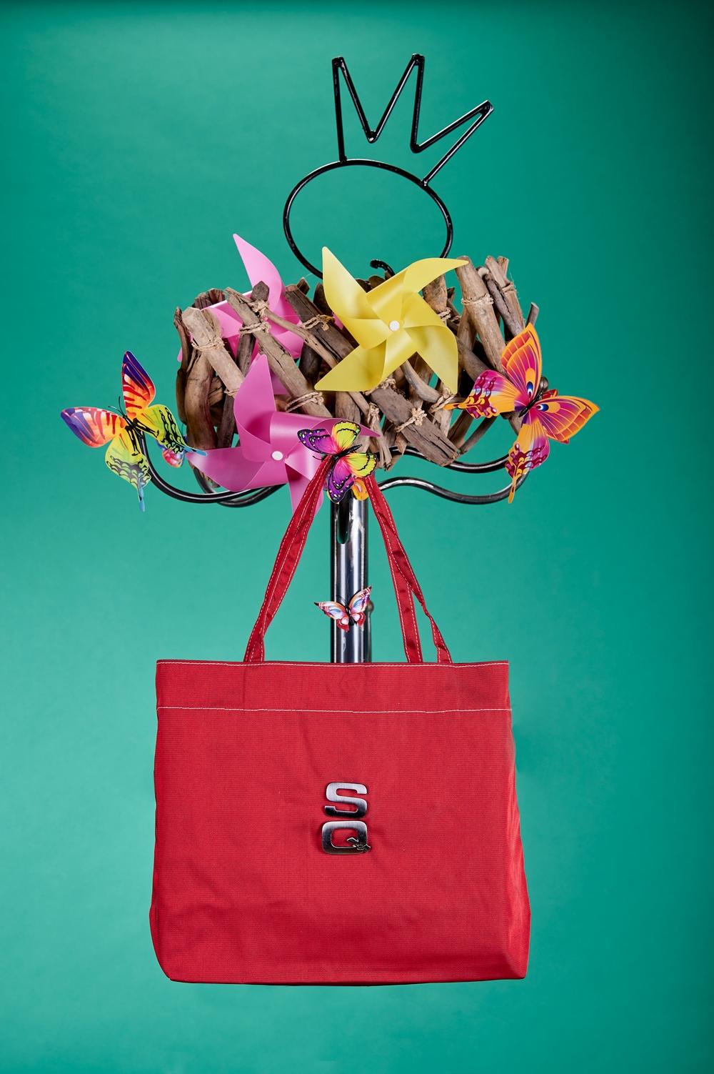 Save The Queen Shopper rosso con logo in metallo zama