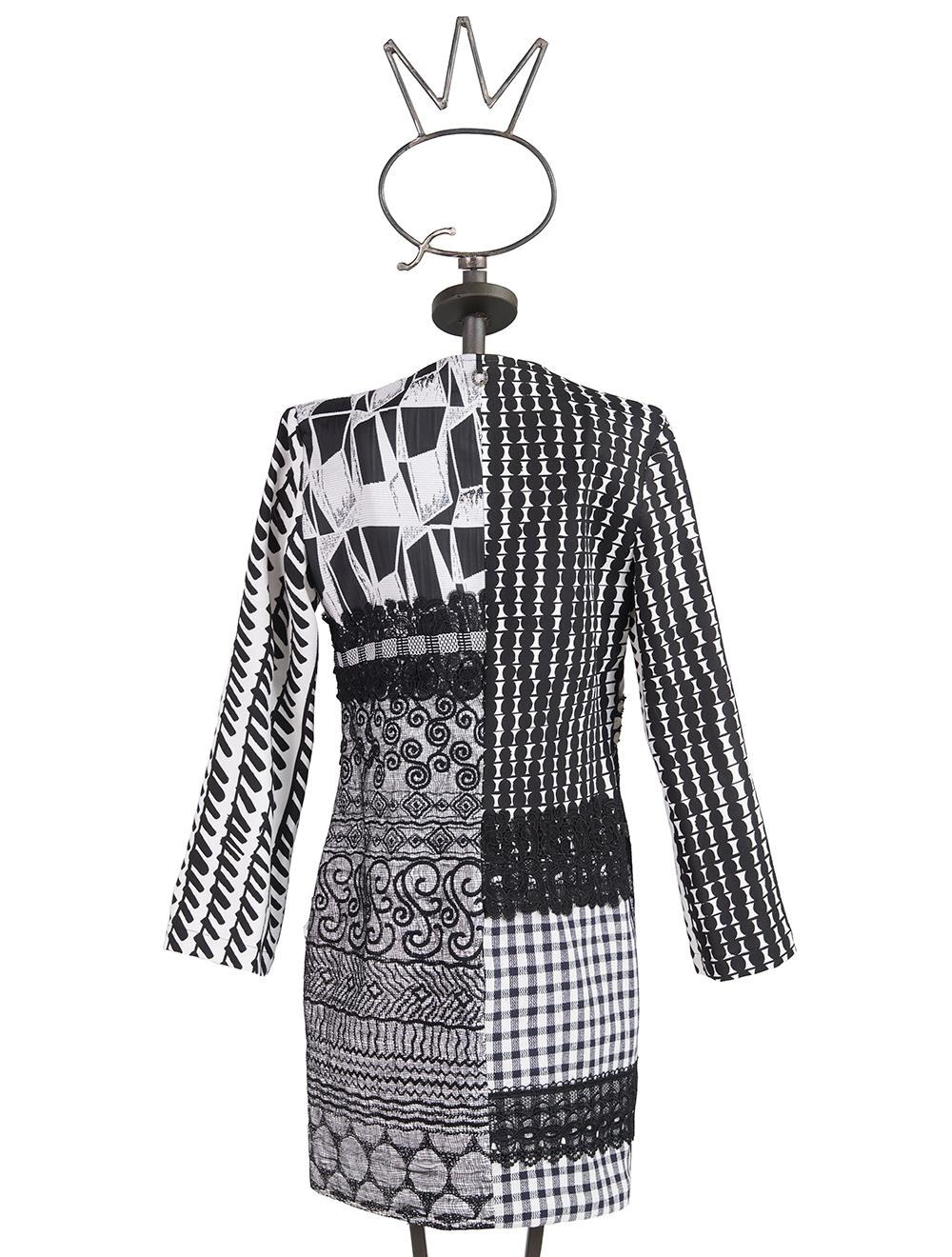 Save The Queen Spolverino 7/8 Bianco E Nero In Tessuti Stampati Operati E Ricamati