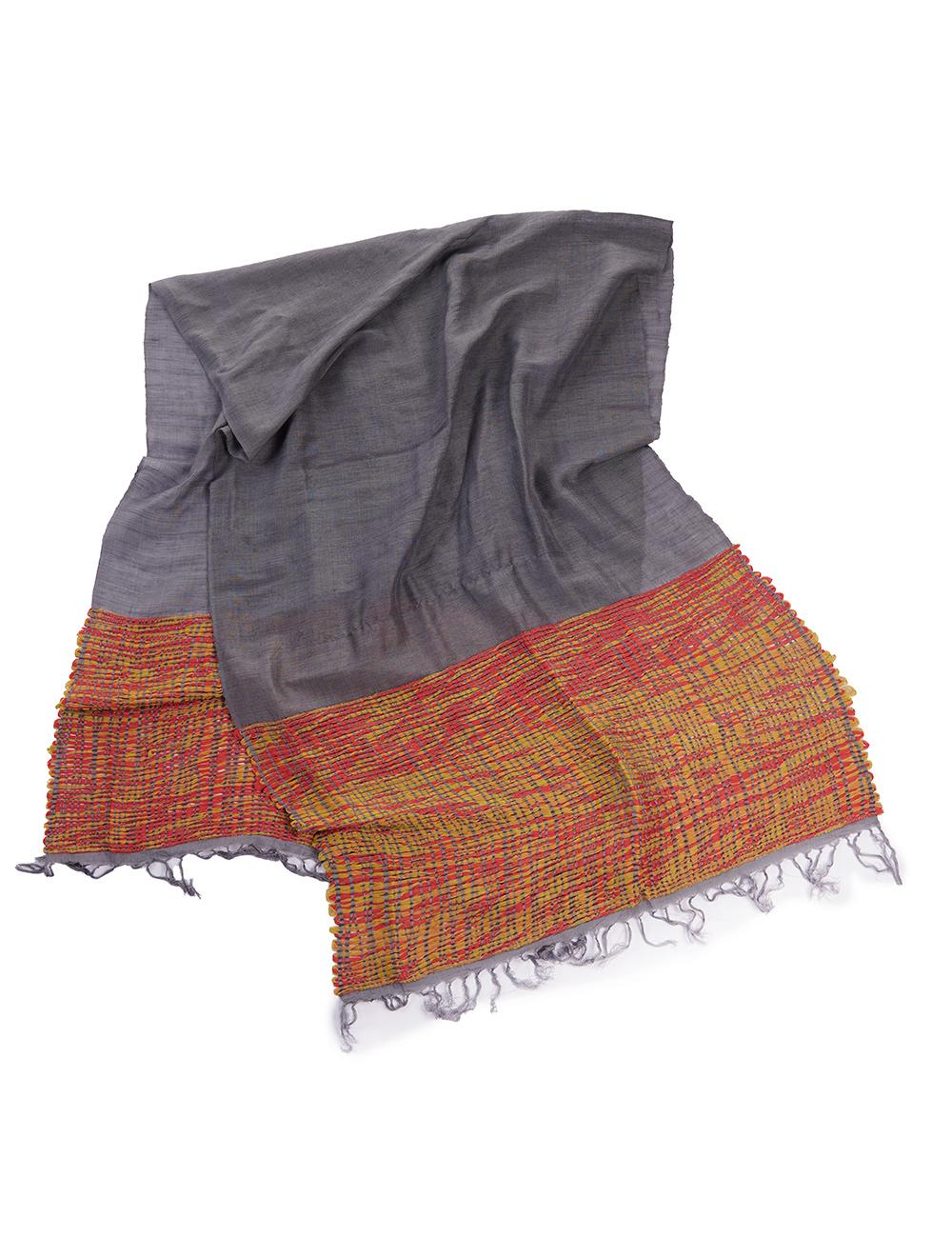 Save The Queen Stola grigia in seta e viscosa con inserti in tessuto operato