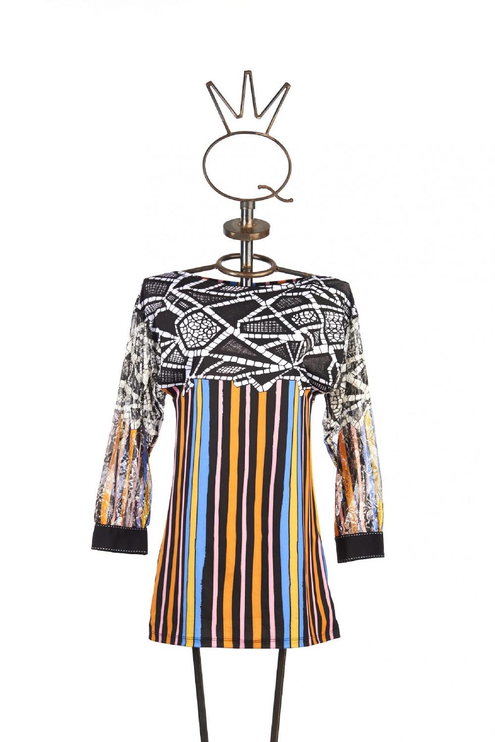 Save The Queen T-shirt in jersey stampato e maniche in pizzo