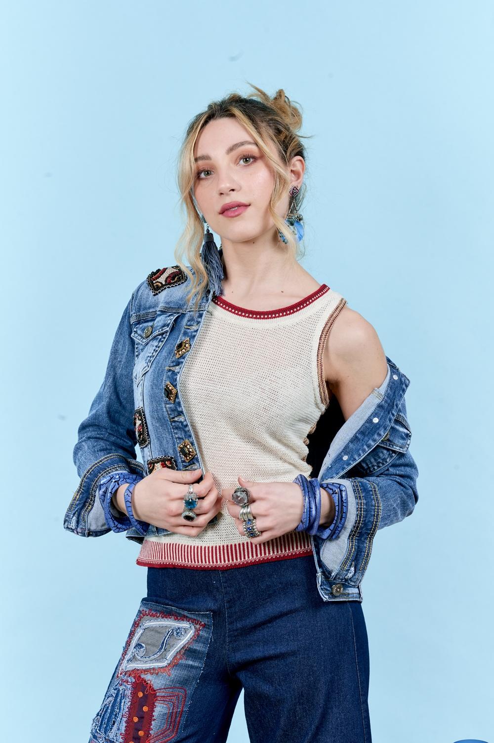 Save The Queen Top bianco in misto cotone elasticizzato con applicazione