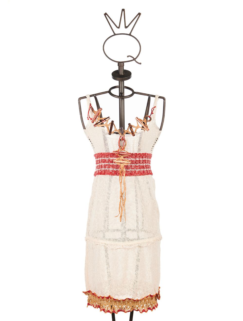 Save The Queen Vestito corto in maglia avorio e rosso e dettagli in legno