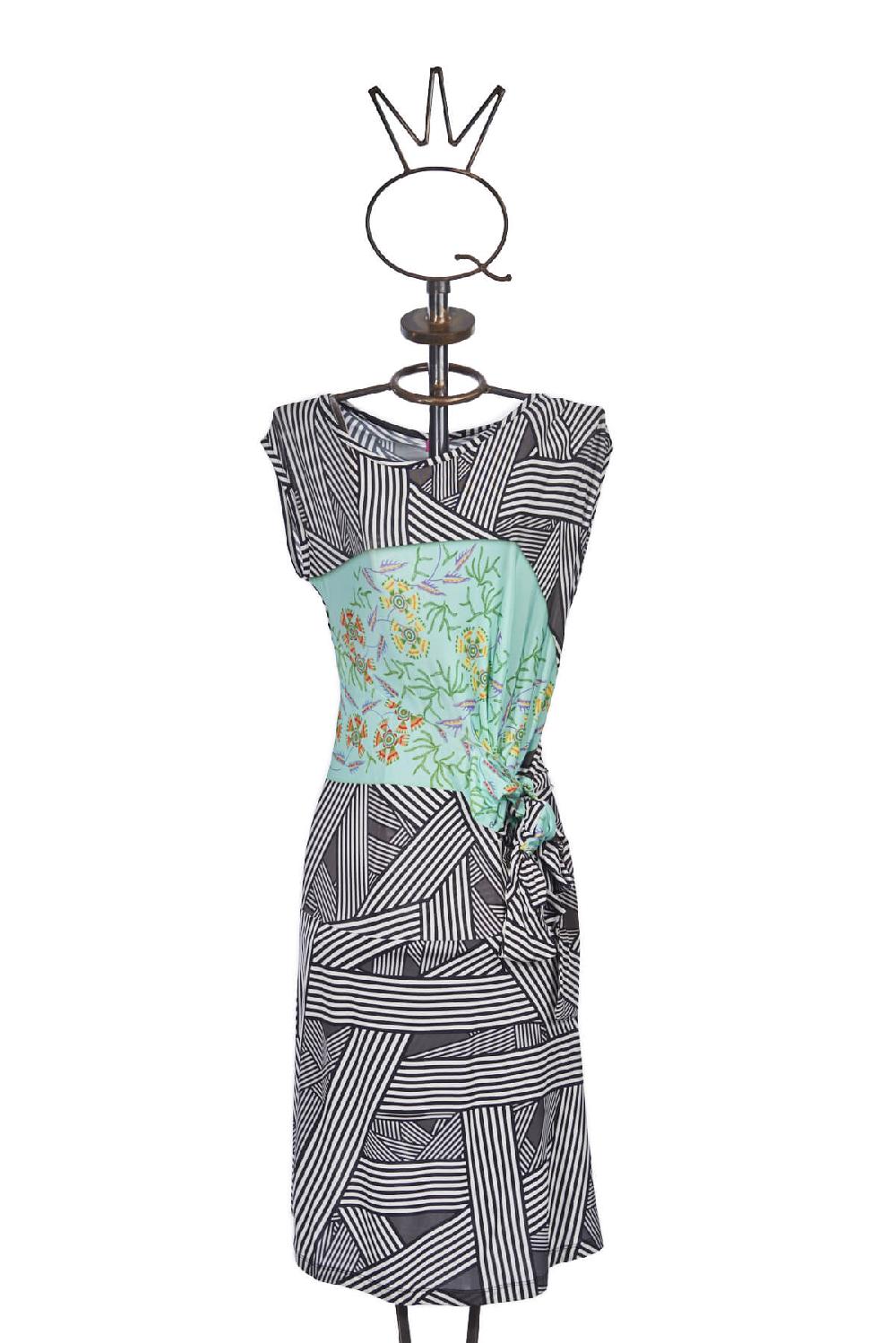 Save The Queen Vestito in jersey di viscosa con stampa dedicata all’Africa