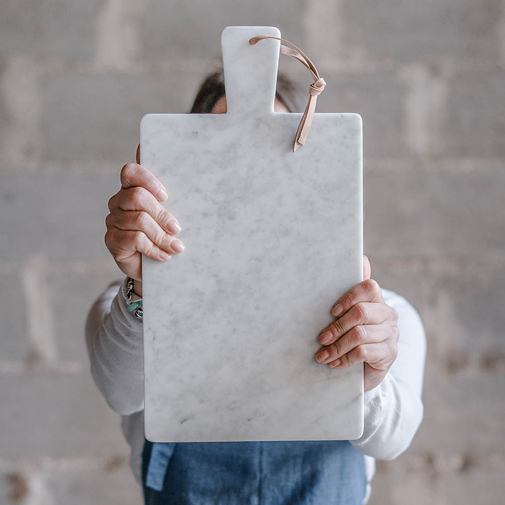 Sbam Design Tagliere In Marmo Bianco Di Carrara E Cuoio
