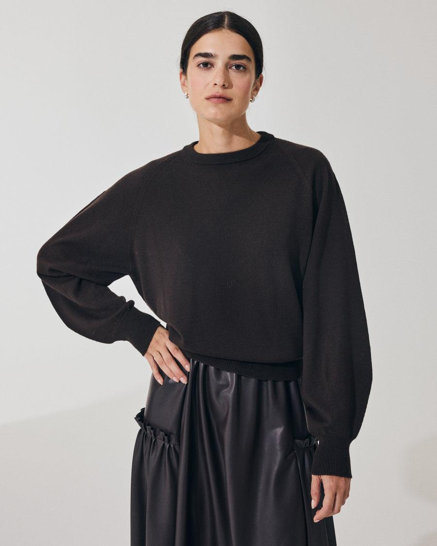 Scaglione ROUND NECK BOXY RAGLAN SEAMLESS MERINO EBANO