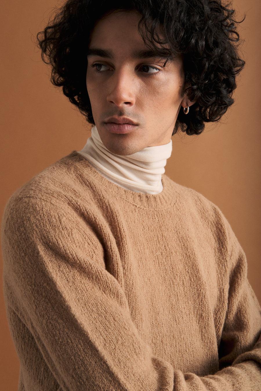 Scaglione ROUND NECK SEAMLESS PUFFED CASHMERE CAMEL