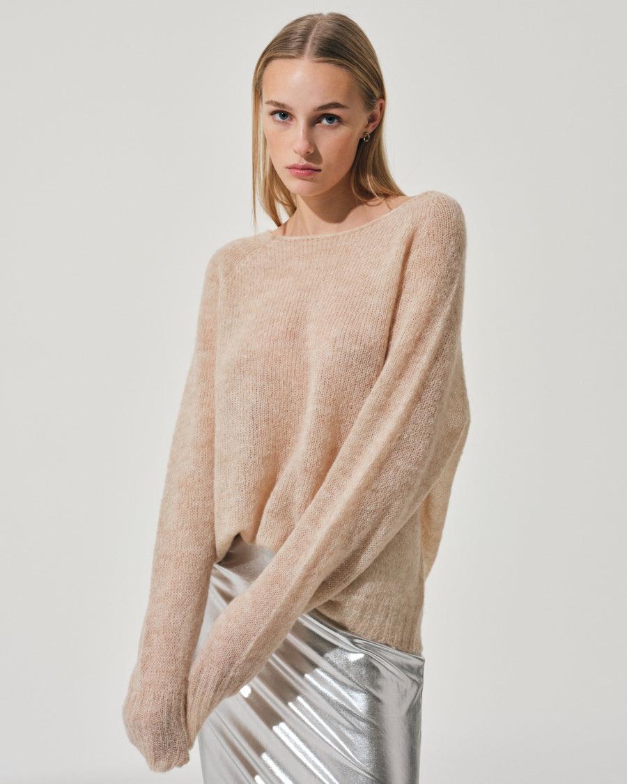 Scaglione BOAT NECK BOXY RAGLAN SEAMLESS SAND