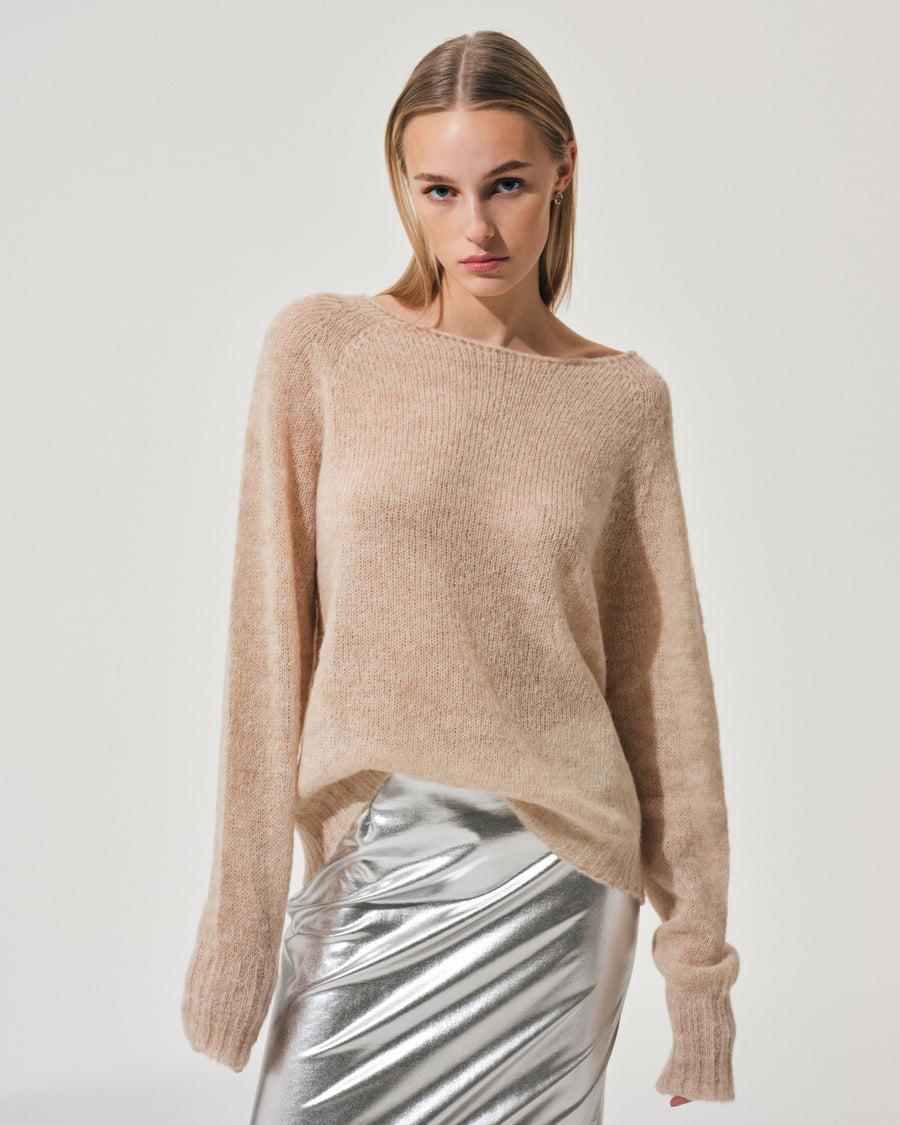 Scaglione BOAT NECK BOXY RAGLAN SEAMLESS SAND