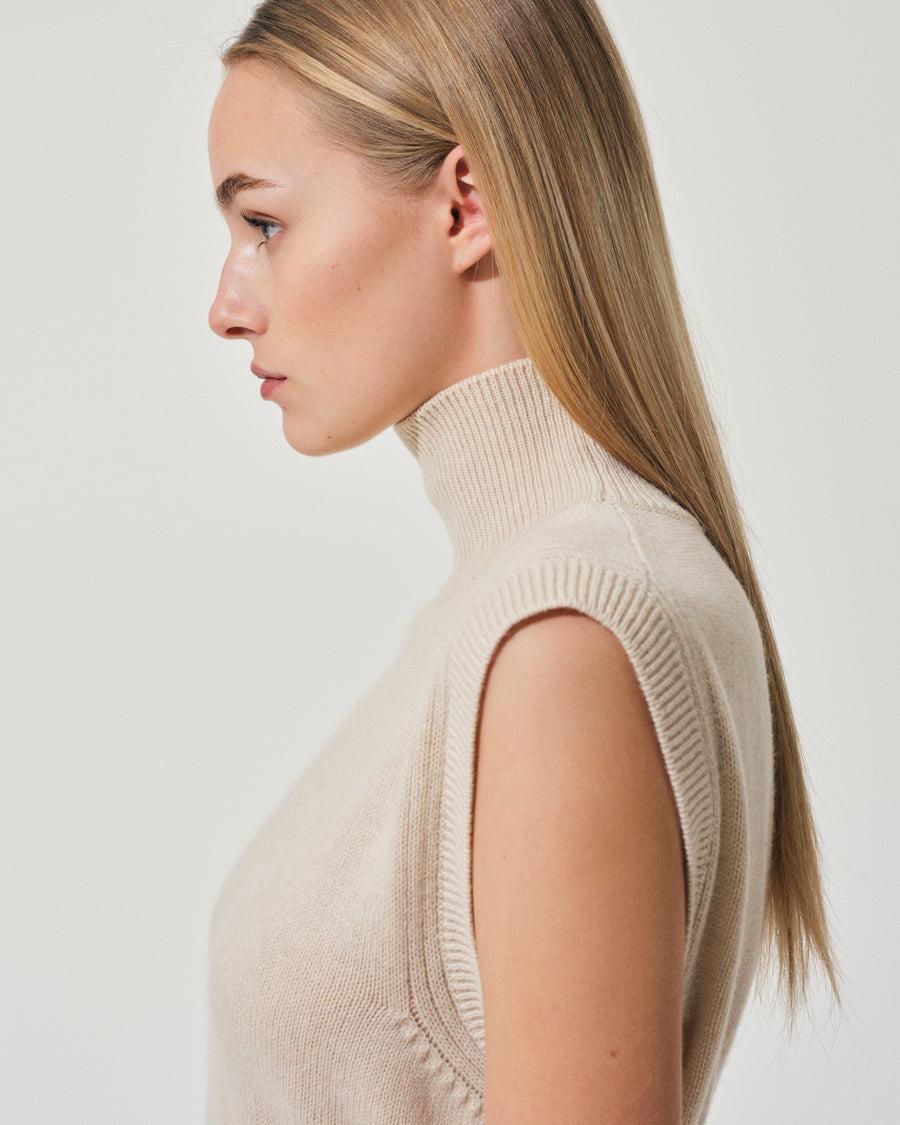 Scaglione GILET TURTLE NECK RIBBED SIDES BEIGE