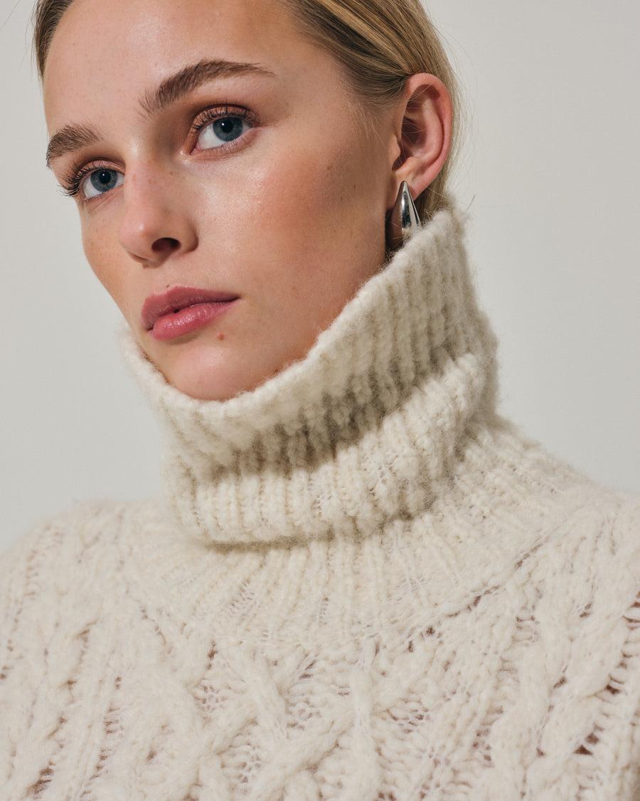 Scaglione PONCHO PUNTO ARAN MILK