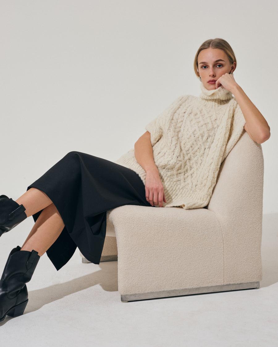 Scaglione PONCHO PUNTO ARAN MILK