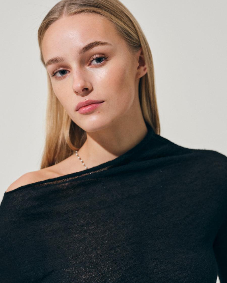 Scaglione ROUND NECK ASYMMETRIC BLACK