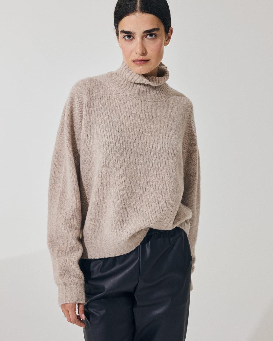 Scaglione TURTLE NECK OVER PUFFED CASHMERE BEIGE