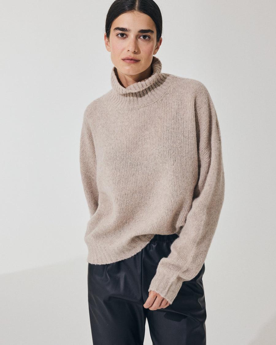 Scaglione TURTLE NECK OVER PUFFED CASHMERE BEIGE