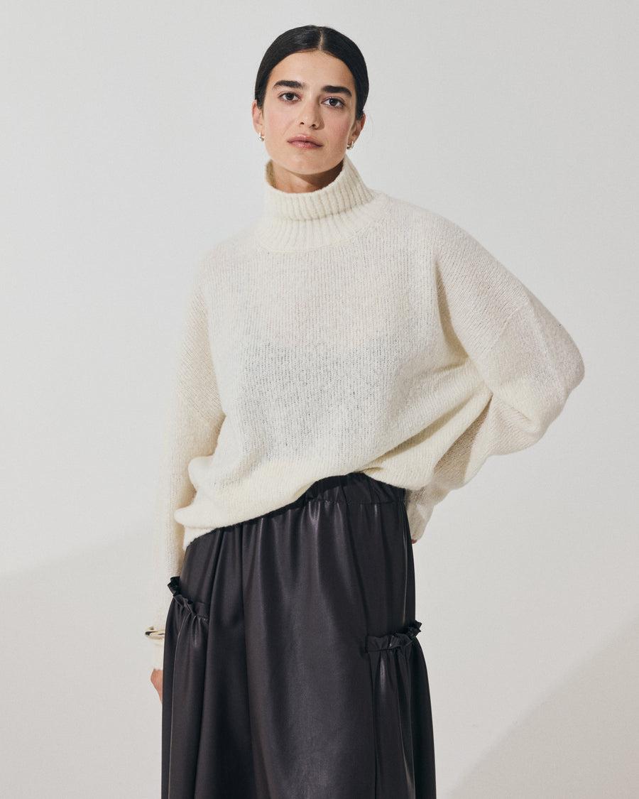Scaglione TURTLE NECK OVER PUFFED CASHMERE MILK