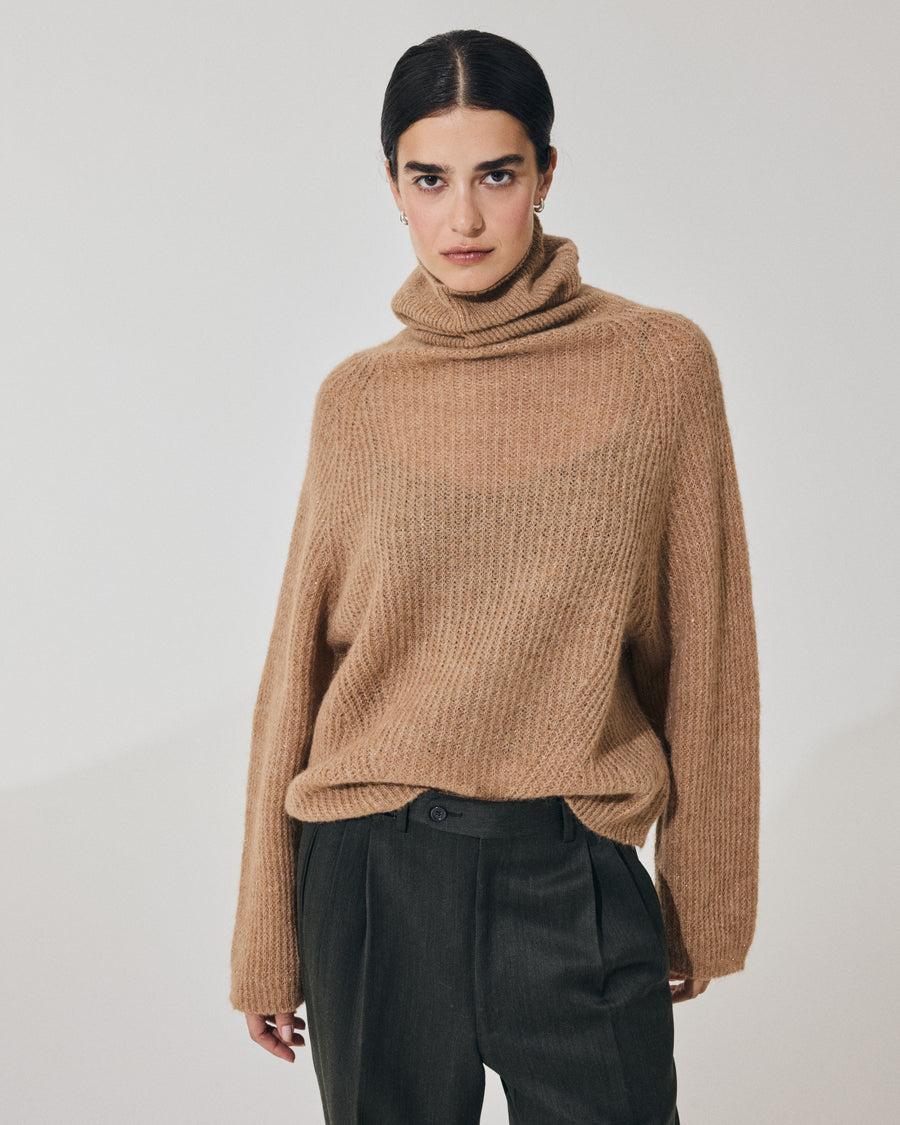 Scaglione TURTLE NECK RAGLAN GLITTER CARAMEL