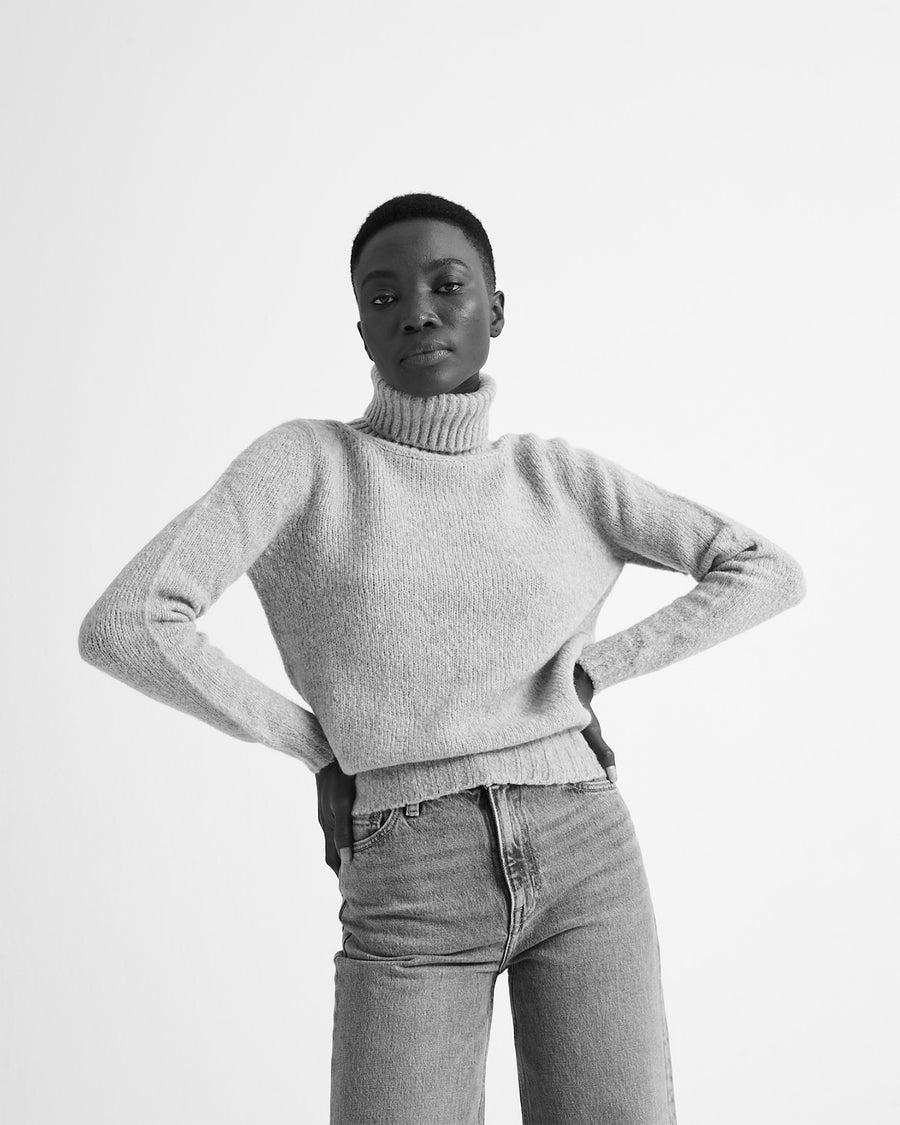 Scaglione TURTLE NECK SEAMLESS PUFFED MILK