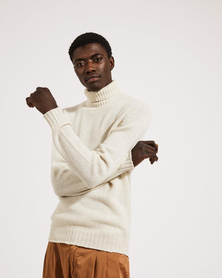 Scaglione TURTLE NECK SEAMLESS SOFTWOOL MILK