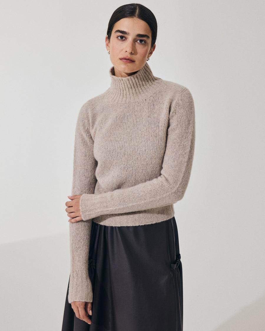 Scaglione TURTLE NECK SLIM PUFFED CASHMERE BEIGE