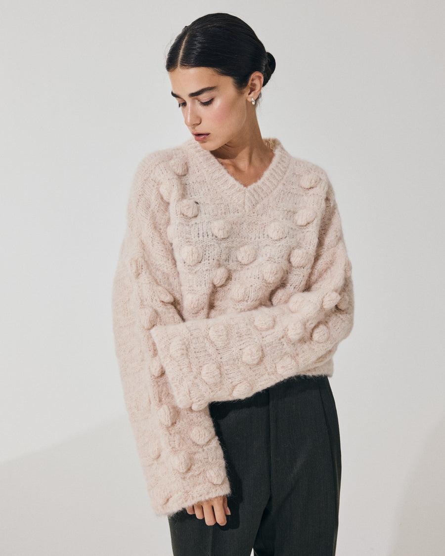 Scaglione V NECK OVER HAZELNUT STITCH SAND