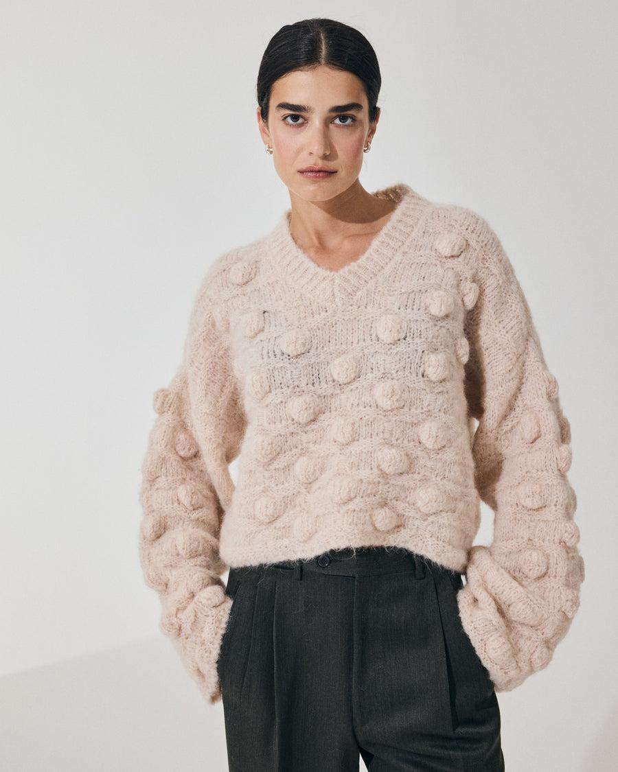 Scaglione V NECK OVER HAZELNUT STITCH SAND