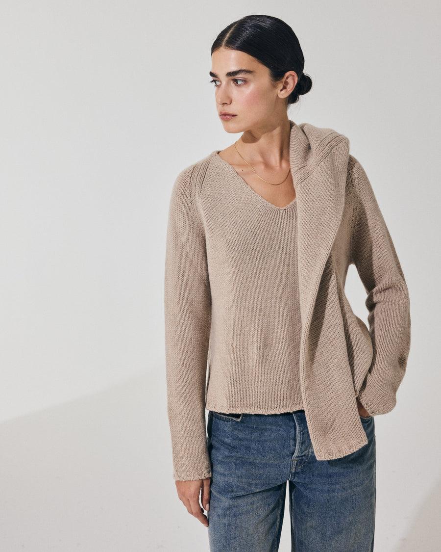 Scaglione V NECK SUPER SOFT SAND