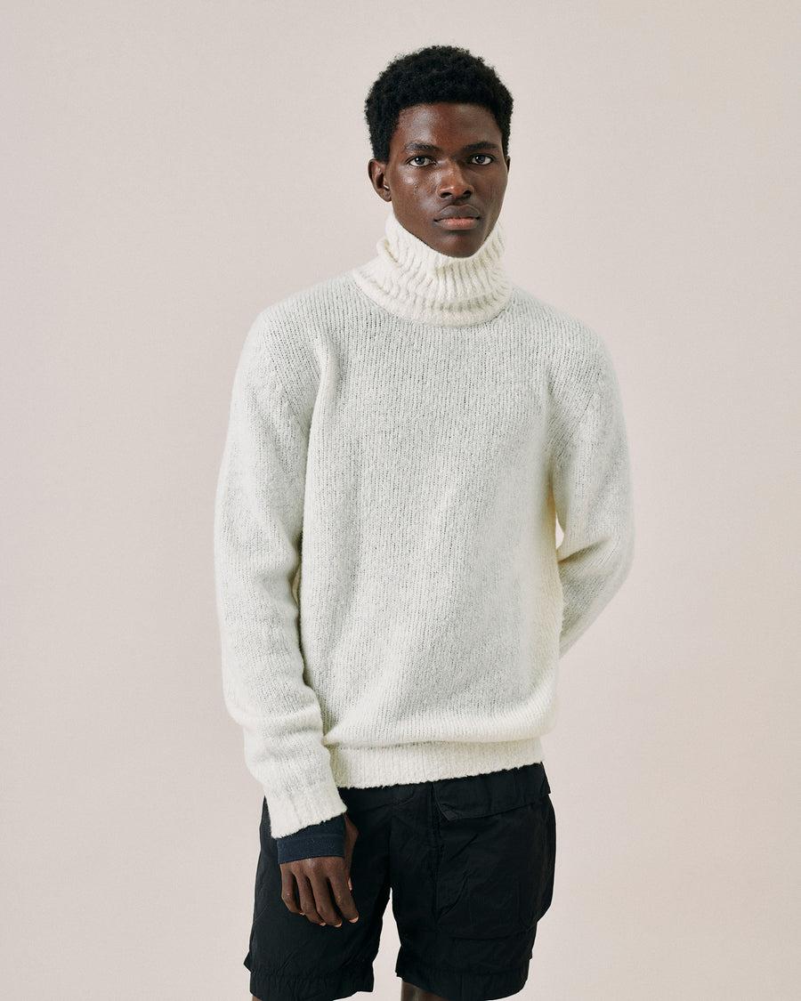 Scaglione TURTLE NECK SEAMLESS PUFFED CASHMERE MILK