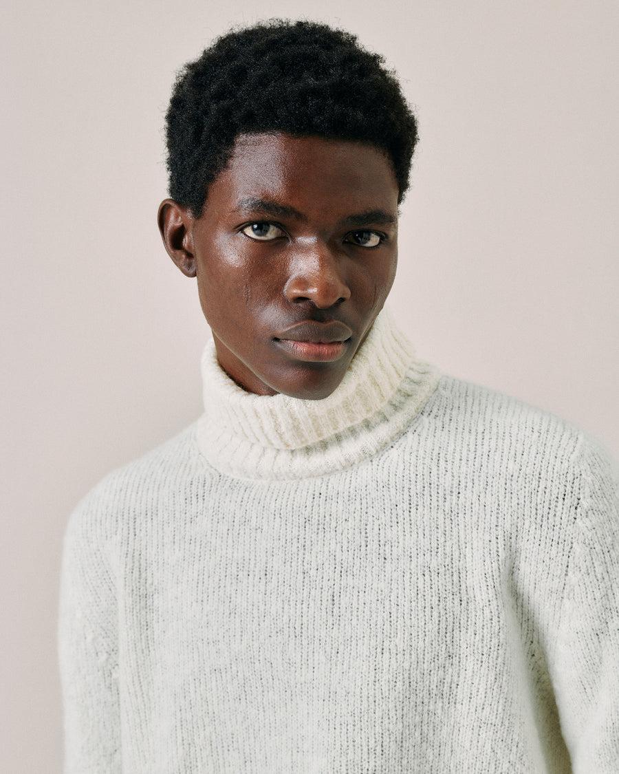 Scaglione TURTLE NECK SEAMLESS PUFFED CASHMERE MILK