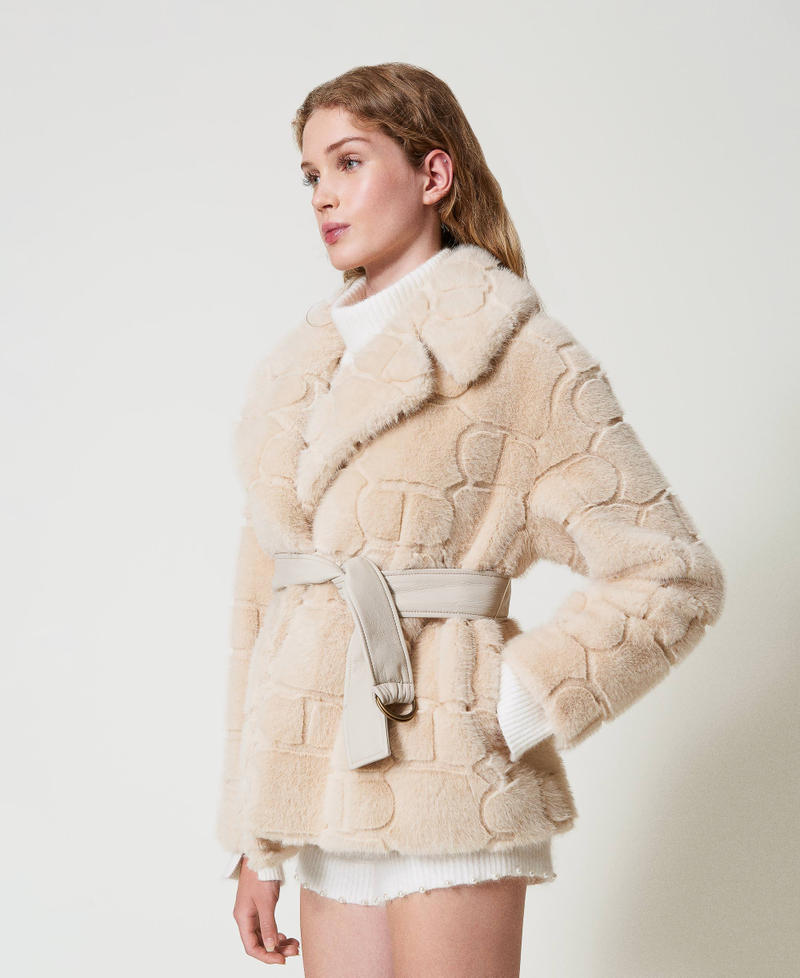 Scee By Twin Set Cappotto Corto In Faux Fur Con Oval T