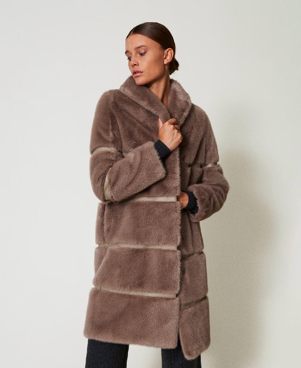 Scee By Twin Set Cappotto In Faux Fur Con Intarsi