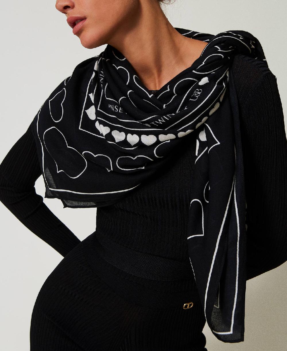 Scee by twin set Kefiah con stampa logo e cuori