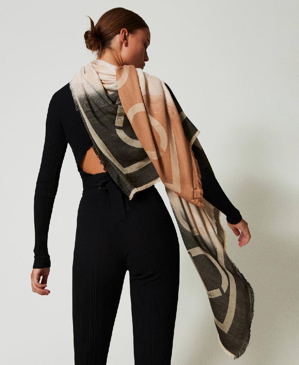 Scee by twin set Kefiah jacquard con Oval T