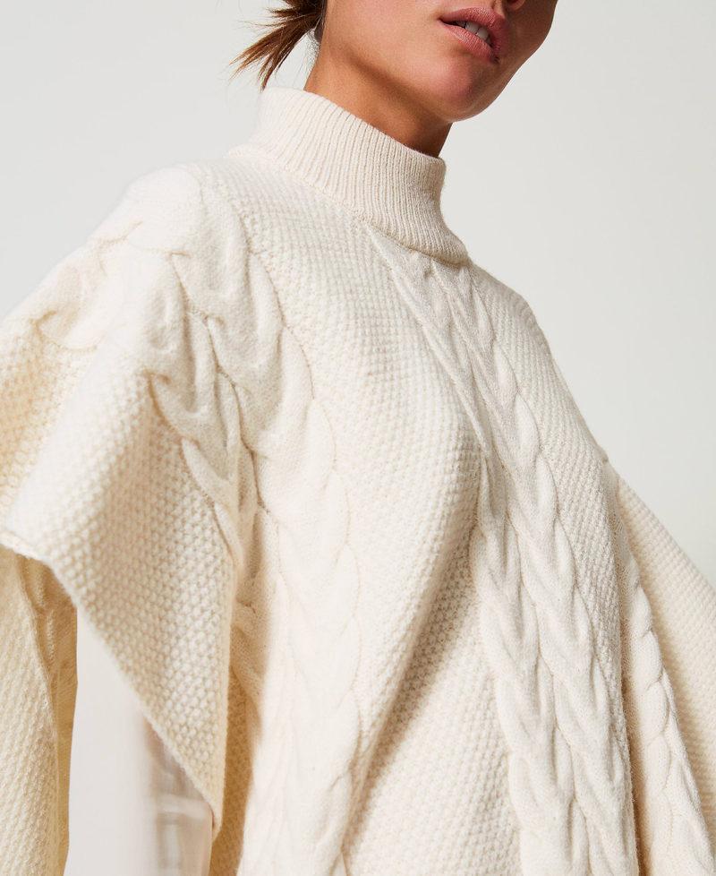 Scee By Twin Set Poncho In Maglia Con Trecce