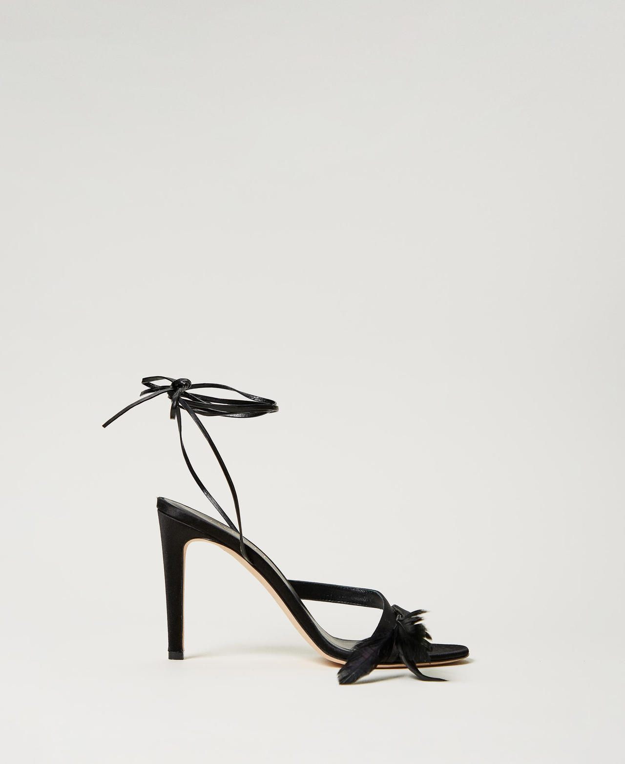 Scee by twin set Sandali con lacci e piume