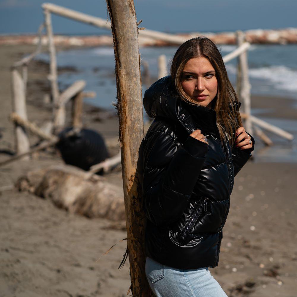 Seay / Piumino Nero Con Cappuccio