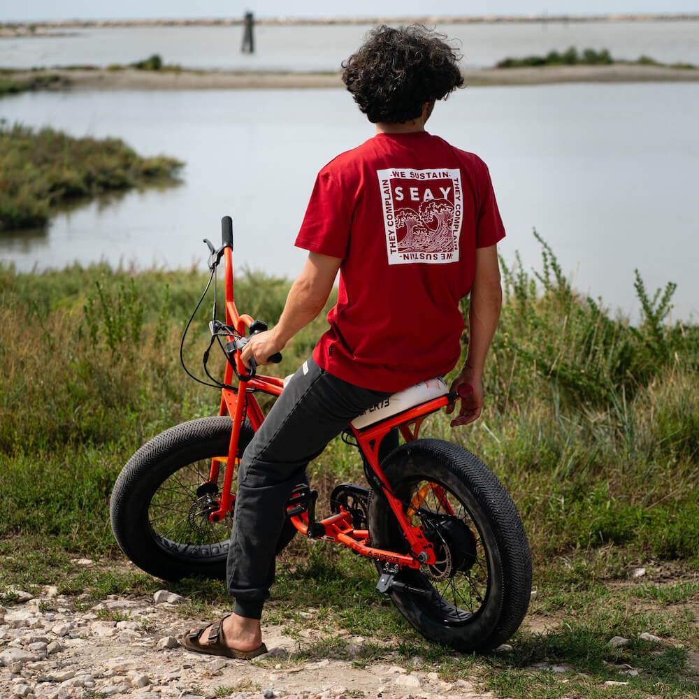 Seay / T-Shirt Rossa Ikaika