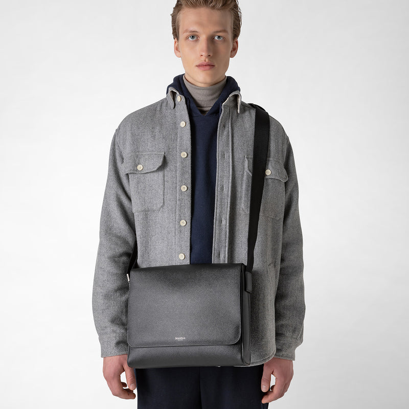Serapian Borsa messenger piccola in pelle evoluzione nero eclissi