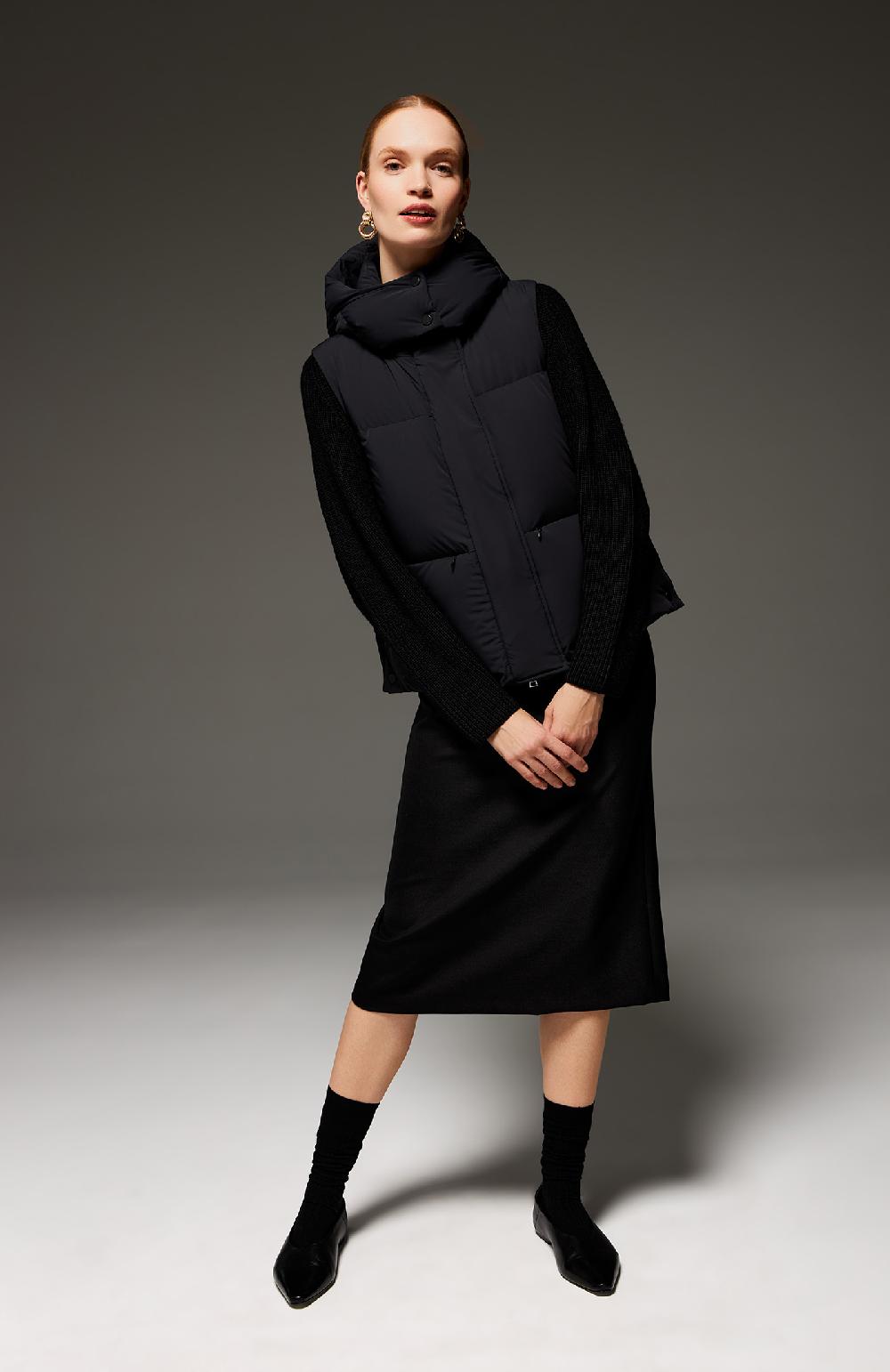 Seventy Gilet Imbottito A Collo Alto Con Cappuccio - Col. Nero