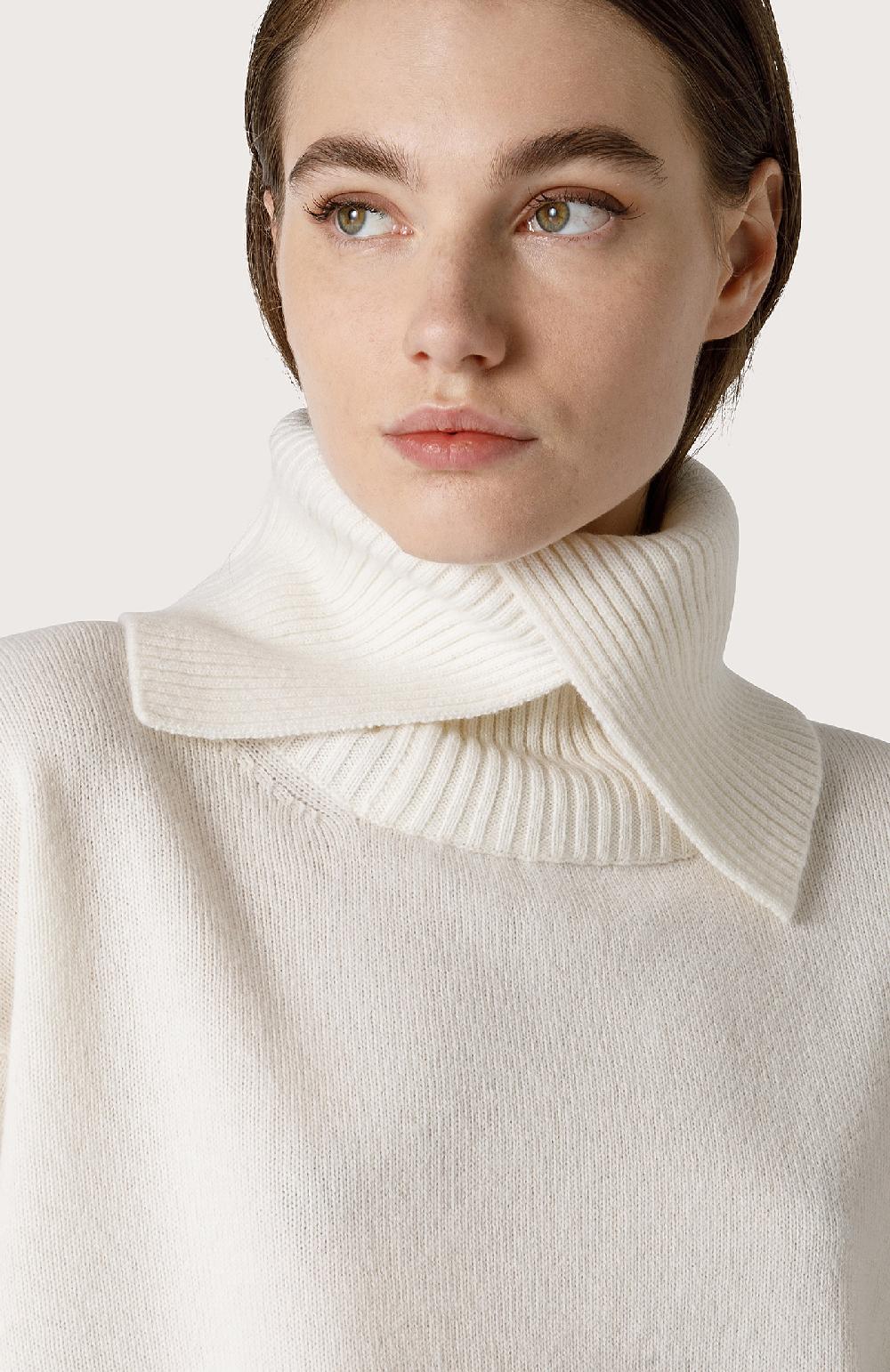 Seventy Dolcevita Con Collo Aperto - Col. Bianco