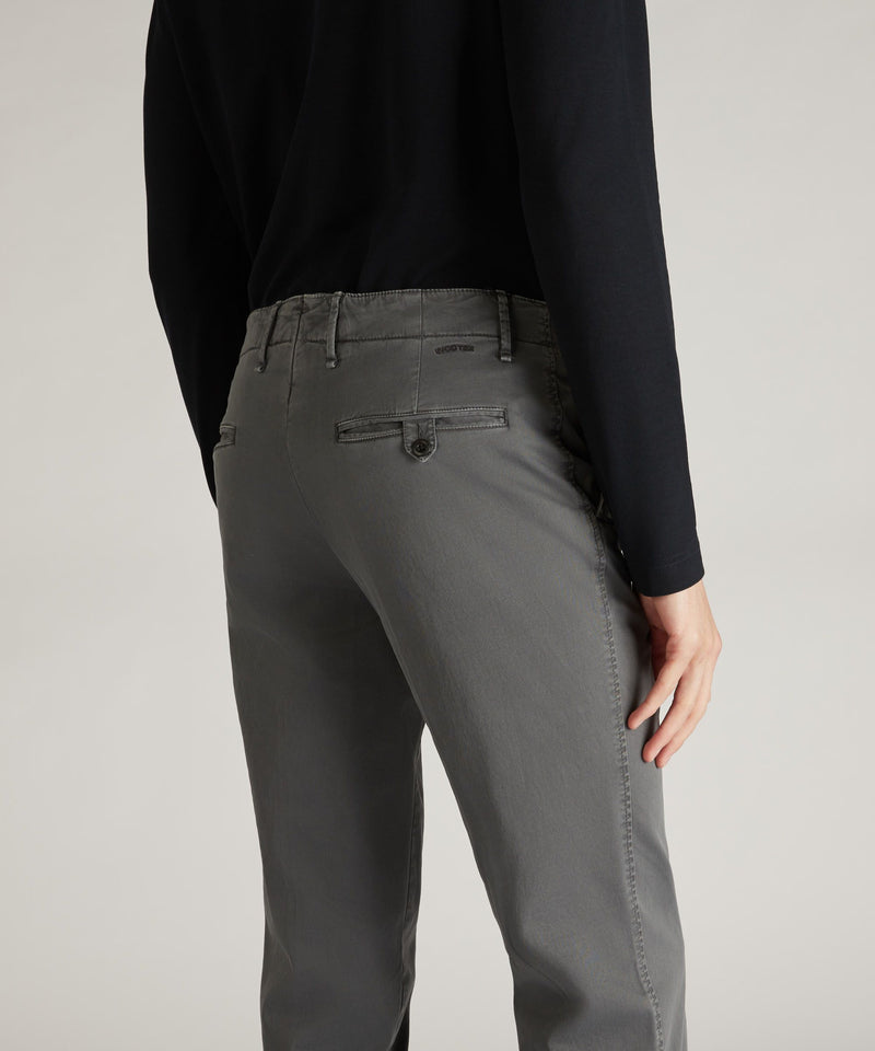 Slowear Pantalone Slim Fit In Gabardina Stretch Certificata