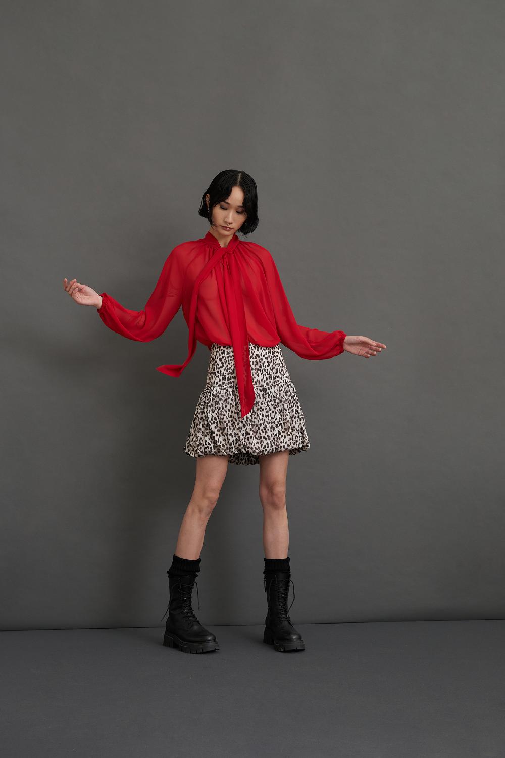 Soallure BLUSA CON COLLO A SCIARPA E MANICHE LUNGHE